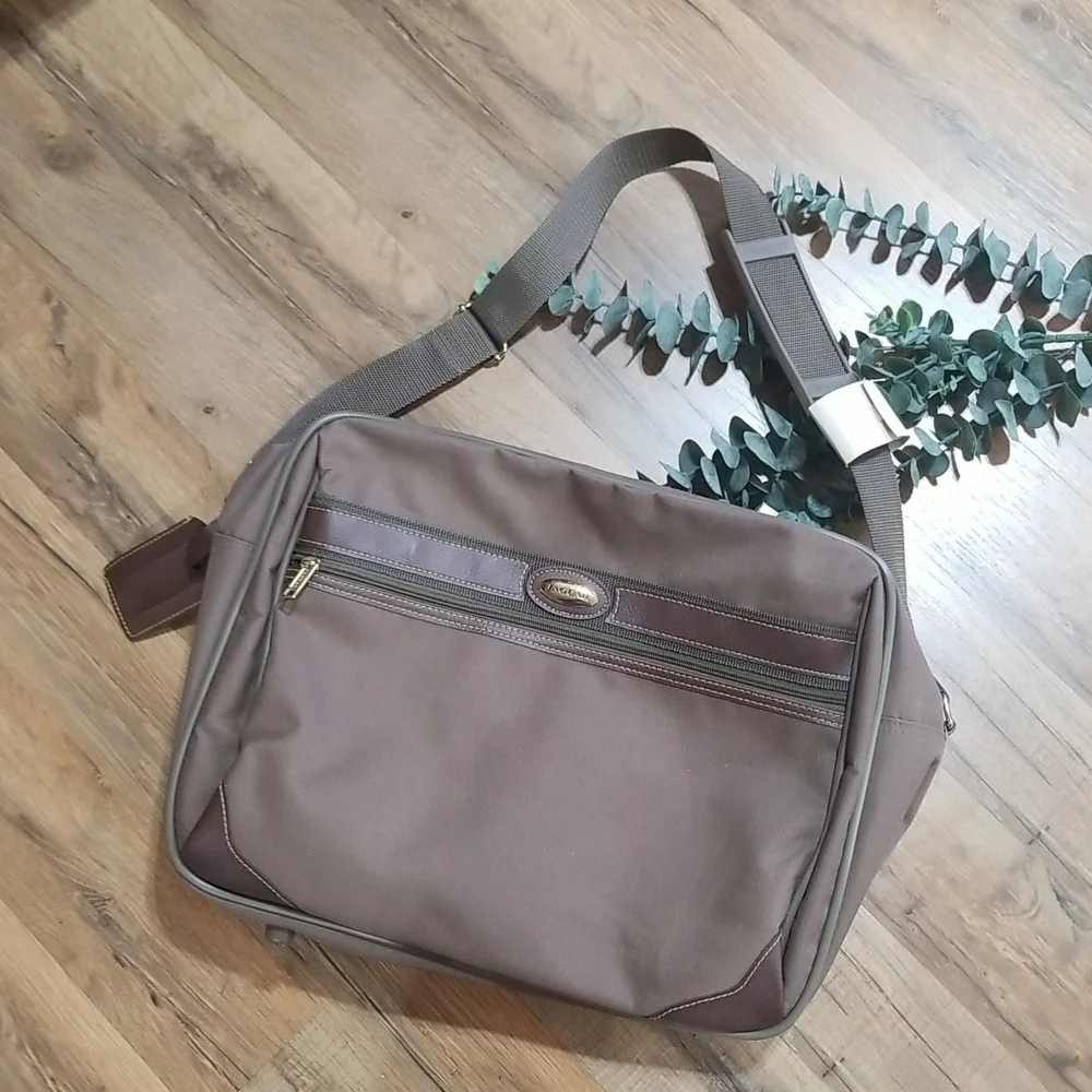 VINTAGE Brown Canvas Carry-on Travel Luggage Bag